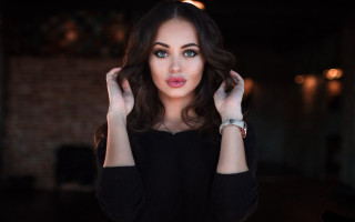 Woman watch brick room elina - her wrist free wallpaper