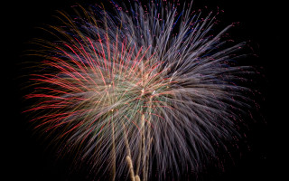 Fireworks display red white blue - black free wallpaper