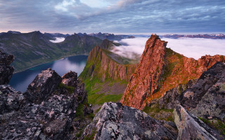 Mountain lake clouds forest city - a lake below free wallpaper