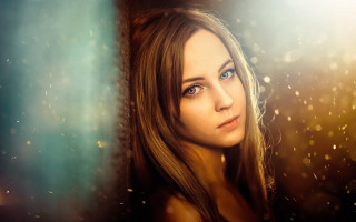 Blue eyes woman bokeh light - photorealistic portrait free wallpaper