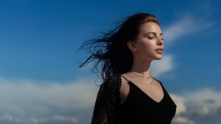 Elina karimova beach blowing hair - aestheticism free wallpaper for desktop