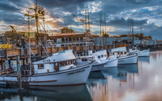 Boats harbor sunset cloudy sky - a harbor free wallpaper
