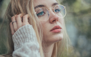 Eszter mattioni glasses serious portrait - glass and a sweater free wallpaper