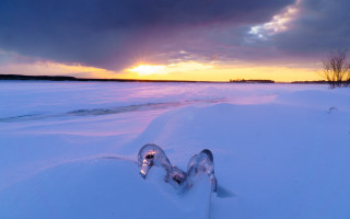 Skis snow sunset cloudy sky - a pair of skis free wallpaper