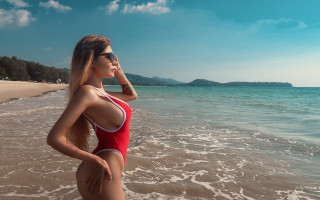 Woman red swimsuit beach ocean 2 - a red swimsuit free wallpaper