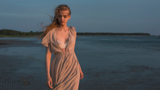 Woman beach dress ocean dusk - a beach near the ocean free wallpaper