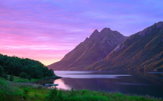 Mountain lake boat sunset pink 2 - a pink sky free wallpaper