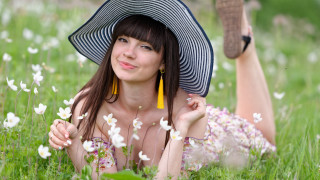 Woman grass hat yellow earrings - fashion photoshoot free wallpaper