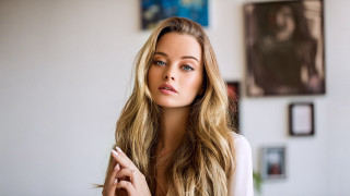 Woman longhair portrait blonde blurry - picture free wallpaper