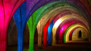 Arches rainbow light building ceiling - a rainbow light free wallpaper