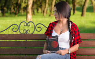 Woman bench book smile 3d - a bench holding free wallpaper