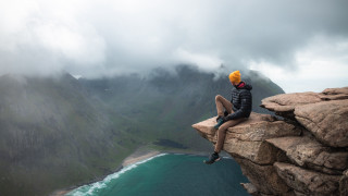 Man yellowhat cliff water mountains - a yellow hat free wallpaper