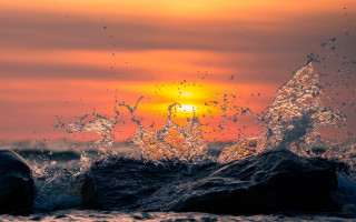 Wave rock sunset ocean red - a wave free wallpaper