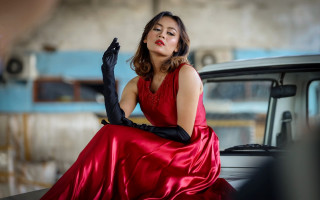 Woman red dress car glove - a black glove free wallpaper