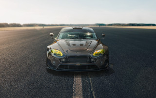 Car road trees sky matte - focus free wallpaper