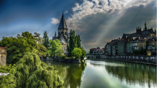 River city tower bridge skyline - a spire free wallpaper