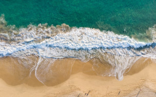 Beach waves sand sky ocean - cui bai free wallpaper