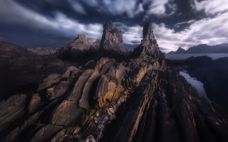 Mountain lake clouds stars night - a lake below free wallpaper