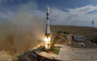 Rocket launch smoke landinggear sky - gear free wallpaper