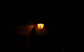 Streetlight dark building night person - free light wallpaper