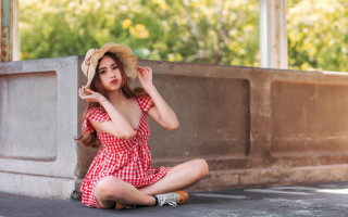 Woman red white dress hat 2 - phuoc quan free wallpaper