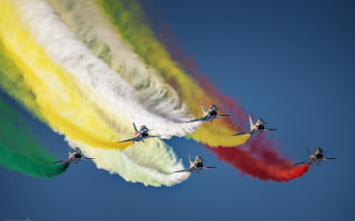 Airplanes formation rainbow smoke colorful - formation free wallpaper for desktop