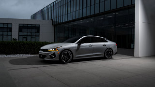 Silver car night building fence - clean line free wallpaper