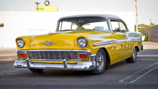 Yellow classic car parking lot - classic free wallpaper