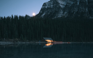 Mountain lake cabin fullmoon forest - a cabin free wallpaper