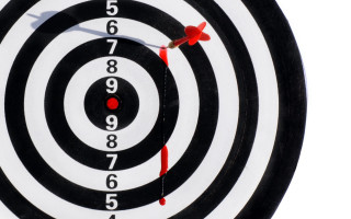 Bullseye white red marker center - accurate free wallpaper