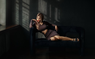 Woman couch dark room red 2 - noir free wallpaper