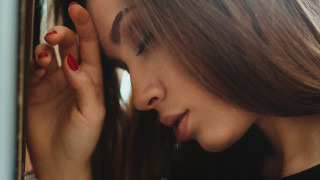 Woman red nails mirror closed - woman free wallpaper