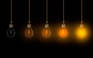 Hanging light bulbs black background - light bulb free wallpaper