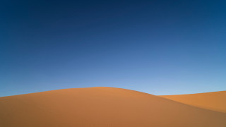 Lone tree desert minimalism blue - eric deschamps free wallpaper
