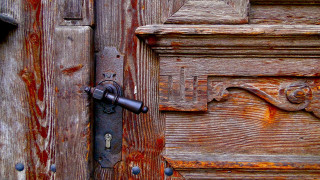 Door lock wood rusted handle - a wooden door free wallpaper