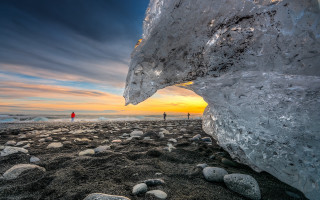 Beach iceberg sunset person david - a large iceberg free wallpaper