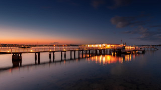 Pier building night reflection cityscape - almada negreiro free wallpaper
