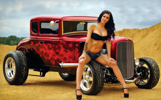 Desert bikini woman redcar motorcycle - a large tire free wallpaper