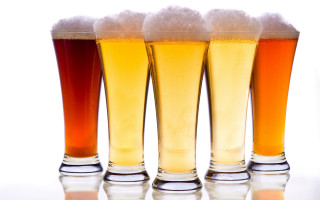 Beer glasses reflections stock photo - 2 d sprite free wallpaper