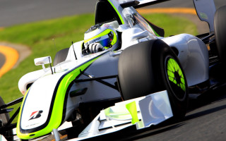 Man racecar track grass yellowline - david simpson free wallpaper