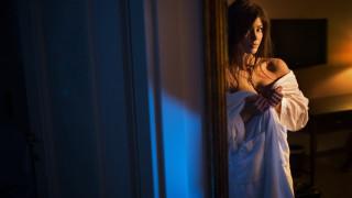 Woman robe room hologram cinematic - a white robe free wallpaper