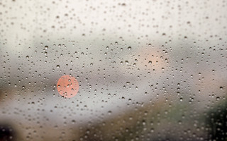 Rainy window red dot impressionism - daniel lieske free wallpaper