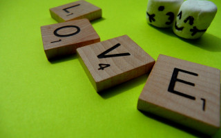 Dices green table wooden block - letterism free wallpaper for desktop