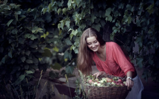 Smiling woman basket apples leaves - smiling free wallpaper