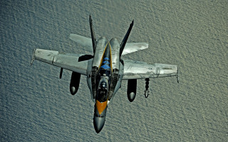 Fighterjet landinggear overwater arabesque jigsaw - gear free wallpaper