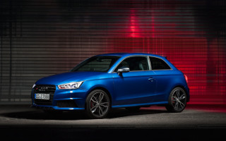 Blue car red wall dark - a red wall free wallpaper