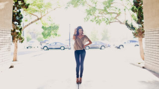 Aramenta vail street phone tilt - the middle of a street free wallpaper