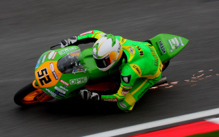 Motorcycle race track helmet jigsaw - a helmet free wallpaper