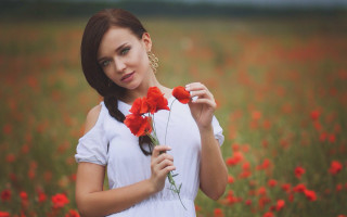 Woman flower field serious portrait - anna hotchkis free wallpaper for desktop