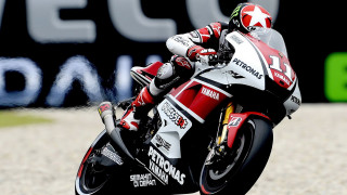 Motorcycle race track helmet smoke - a race track free wallpaper